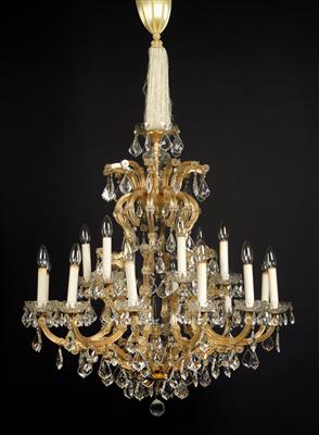 A pair of glass chandelier in “Maria Theresa” style, - Glass and porcelain