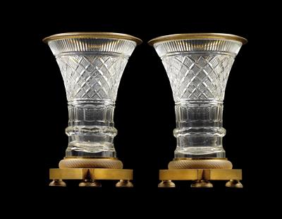 A pair of glass vases with gilt bronze mount, - Sklo, Porcelán