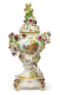 A palace vase with cover and base, - Sklo, Porcelán