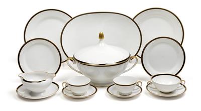A dinner and coffee service, - Glass and porcelain