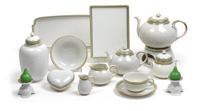 A tea service, - Glass and porcelain