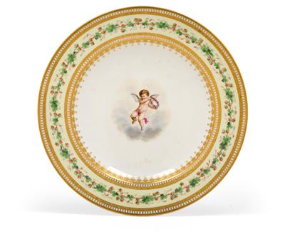 A plate with amoretto, - Vetri e porcellane