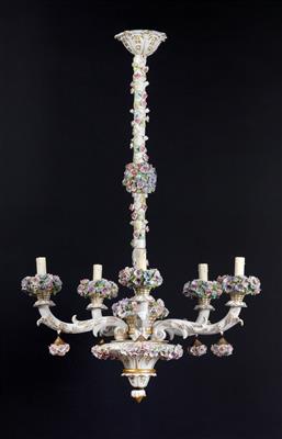 A porcelain chandelier, - Sklo a Porcelán