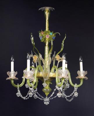 A Venetian chandelier, - Vetri e porcellane