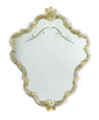 A Venetian mirror, - Vetri e porcellane