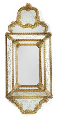 A Venetian mirror, - Vetri e porcellane