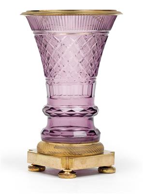 Vase mit "bronze dore" Montierungen, - Glas und Porzellan