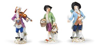 A vendor with songbooks, wearing a fur cap and playing the violin, - Sklo a Porcelán