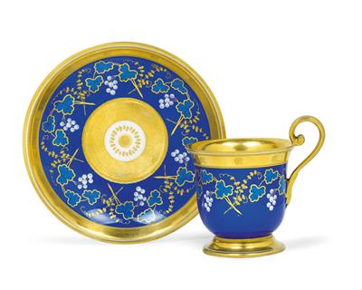 A design cup with design-saucer, - Sklo a Porcelán