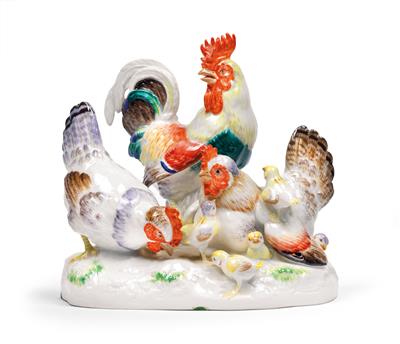 A rooster, 2 hens, and 6 chicks on a grass base, - Vetri e porcellane