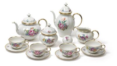 A coffee- and tea service, - Vetri e porcellane