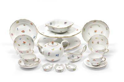 A tea- and coffee service, - Sklo a Porcelán