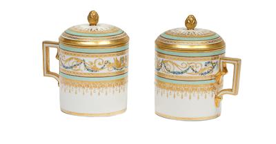 A Pair of Neo-Classical Covered Cups, - Vetri e porcellane