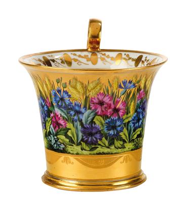 Große Goldtasse mit "fleurs en terrasse", - Sklo a Porcelán