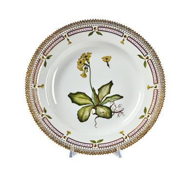 A Flora Danica Dinner Plate ‘Primula Aricula’, - Sklo a Porcelán