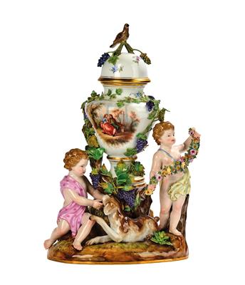 A Small Centrepiece with Vase and Cover, - Vetri e porcellane