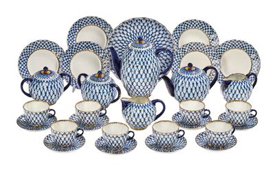 Russisches Tee- und Kaffeeservice, - Glas und Porzellan - aus dem 18. bis 20. Jahrhundert