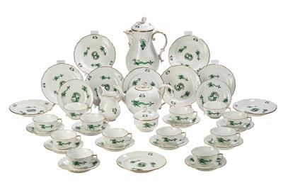 A Coffee and Tea Service with “Green Court Dragon” Décor, Meissen - Sklo a porcelán