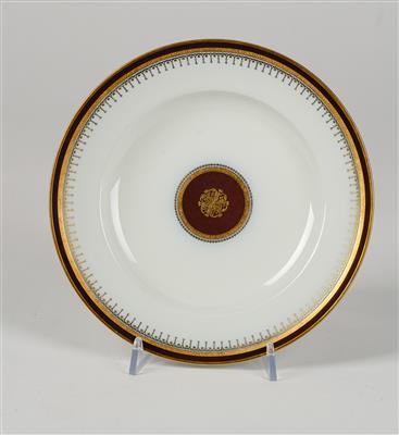 A Plate with Copper Lustre, Vienna, Imperial Manufactory - Glass and Porcelain
