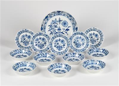 Onion Pattern Bowls, Meissen - Glass and Porcelain