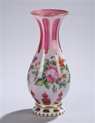 Glas-Vase, rosalin unterfangen, Böhmen, - Glass and Porcelain Christmas Auction