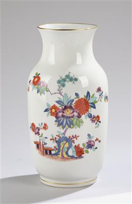 Vase mit indianischen Blüten, Meißen, - Sklo a porcelán