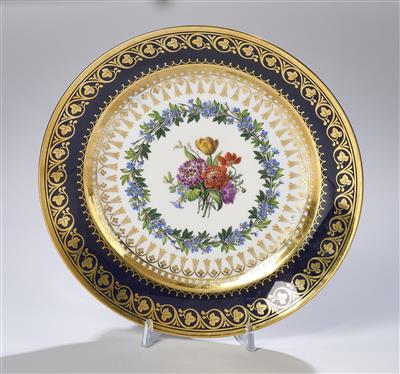Französischer Blumenteller, Sèvres - Glass and Porcelain