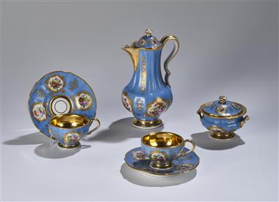 Hellblaue Kaffeekanne mit Deckel, Zuckerdose mit Deckel,2 Tassen mit 2 Untertassen, Wien - Sklo a porcelán