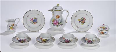 Kaffeeservice mit reicher Blumenmalerei, Meißen um 1970, - Glass and Porcelain