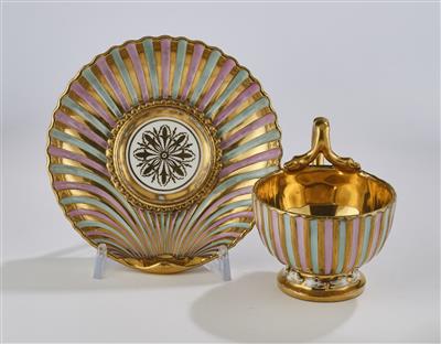 Muscheltasse mit Muschel Untertasse, Böhmen, - Glass and Porcelain