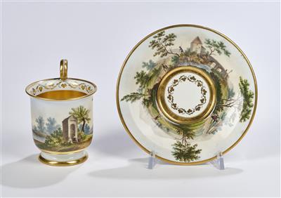 Tasse und Untertasse mit "Österreichischer Landschaft", Kaiserliche Manufaktur Wien, 1817, 1817, - Sklo a porcelán