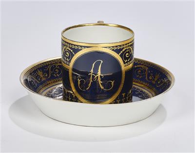 Tasse und Untertasse Monogramm "AK" für Anna Knauer, Kaiserliche Manufaktur Wien 1796, 1797, - Sklo a porcelán