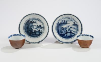 Paar Koppchen mit Untertassen, Meißen, um 1735, - Sklo a Porcelán