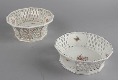 Zwei Gitterkörbe, oval und ru nd, Nyphenburg, - Glass & Porcelain
