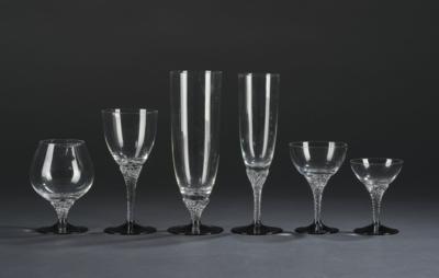 Trinkservice mit schwarzem Stand, Harrach'sche Glashütte - Vetri e porcellane