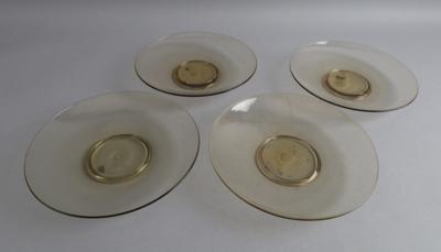 Venezianische Teller, - Trouvaillen aus Glas & Porzellan