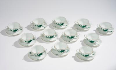 12 Bouillontassen mit 12 Untertassen Augarten Dekor 5098 Maria Theresia um 1980, - Sklo a porcelán