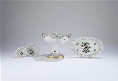 Tafelaufsatz und 3 Schalen mit Gitterrand, Herend Rothschild 1960-1970, - Sklo a porcelán