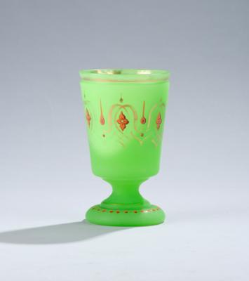 Chrysoprasglas-Fußbecher, Böhmen, 2. Hälfte 19. Jh., - Vetri e porcellane