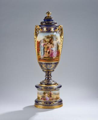 Prunksockelvase, Böhmen um 1900, - Glass and Porcelain