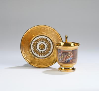 Tasse mit häuslicher Szene, Untertasse mit Golddekoren, Paris, um 1840, - Sklo a porcelán