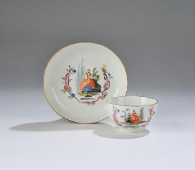 Tasse mit Untertasse und Schäferin, Meißen um 1760, - Glass and Porcelain