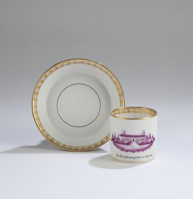 Tasse mit Untertasse zur Eröffnung der Wiener Porzellanmanufaktur Augarten 1924, - Sklo a porcelán