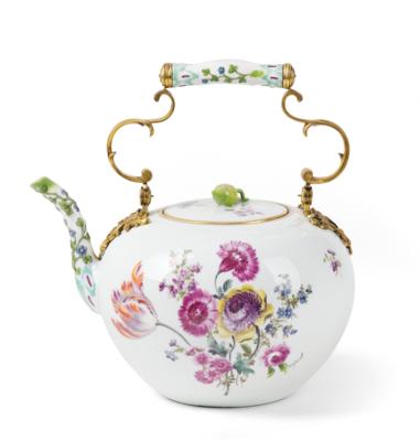 Große Teekanne mit Deckel und "bronze doré" Montierung, Meißen, - Sklo a porcelán