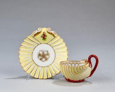 Muscheltasse mit Untertasse, Popov(Popoff), Moskau um 1825/30, - Sklo a porcelán