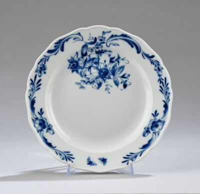 Seltener Teller mit Karten, Würfel und Passionsblumen, Meissen 19. Jh. - Sklo a porcelán