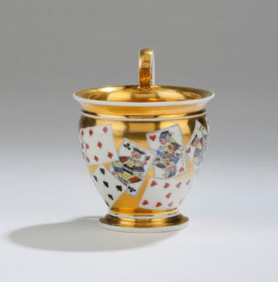 Tasse mit Spielkarten, Kaiserliche Manufaktur, Wien 1831, - Sklo a porcelán