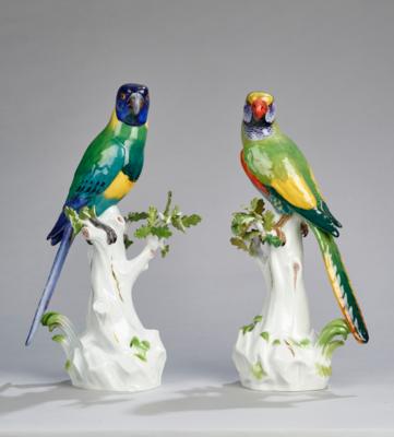 Zwei Papageien auf Stamm, Meissen, Anf. 20. Jh., - Glass and Porcelain