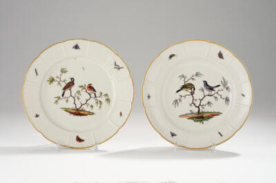 2 Teller mit Vogel und Schmetterlings Dekor, Ludwigsburg um 1770 - Sklo a porcelán