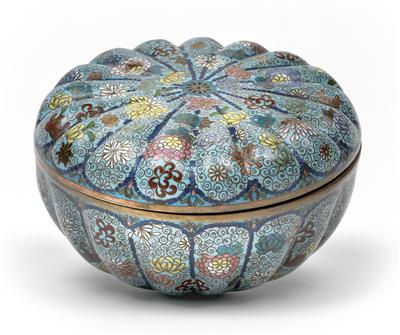 Chinese cloisonné bowl and cover, - Antiquariato - orologi, metalli lavorati, asiatica, ceramica faentinas, arte popolare, sculture